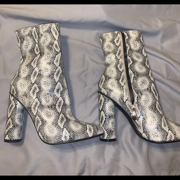 booties - Picture 3 of 4